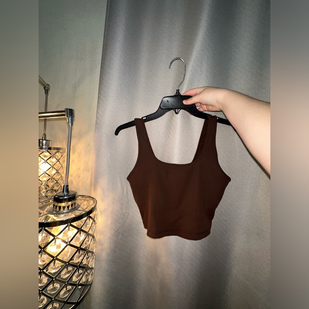 BEAUTIFUL BROWN SPORTS BRA IN A SIZE MEDIUM FROM AERIE!!😍